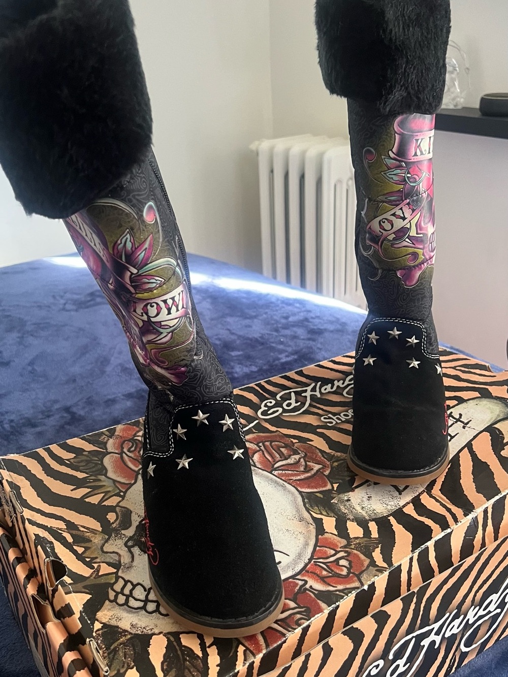 Ed Hardy Black Boots with Pink Heart & Skull Graphic - Picture 3 of 4